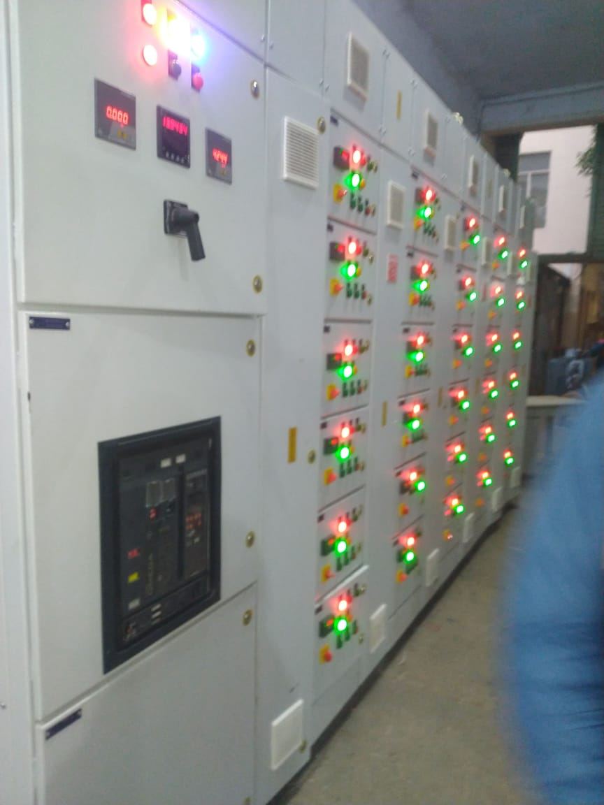 Power control centre with air circuit breaker and rows of indicator lamps